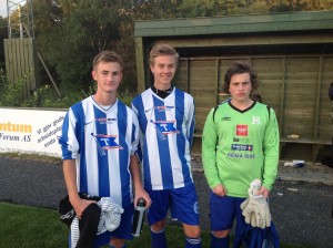 Guttespillerne Jardar, Tobias og Kevin debuterte for juniorlaget.